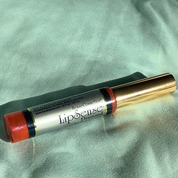 LipSense Crimson Red Diamond - Picture 2 of 2